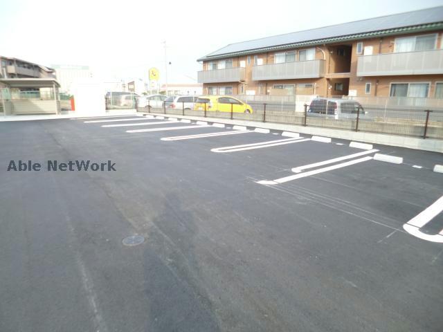 駐車場　駐車場