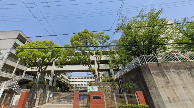 中学校　吹田市立第二中学校（中学校）まで1317m