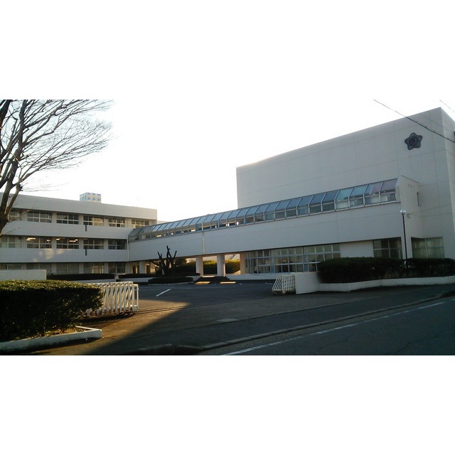 中学校　穂積北中学校（瑞穂）（中学校）まで610m
