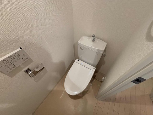 トイレ　※過去退去時のお写真です