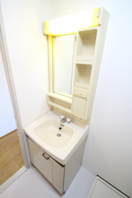 洗面設備　顔を洗って本日も一日がんばってください