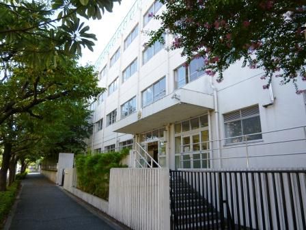 中学校　駒沢中学校（中学校）まで653m