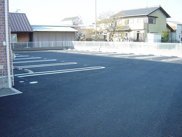 駐車場　外観写真（昼）