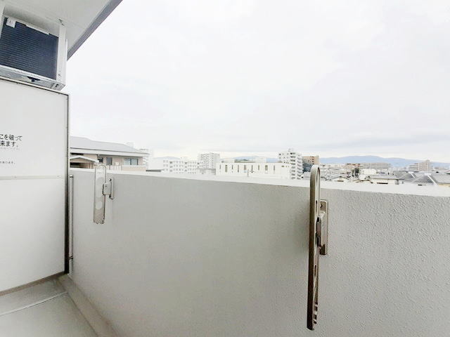 バルコニー　日当たりの良いバルコニーです！