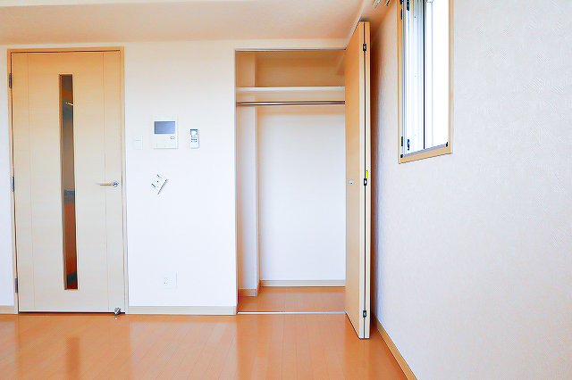 収納　別号室のものです。現状優先になります。