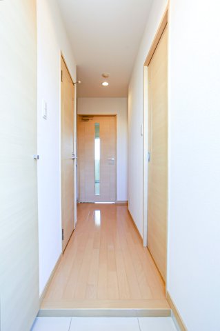 玄関　別号室のものです。現状優先になります。