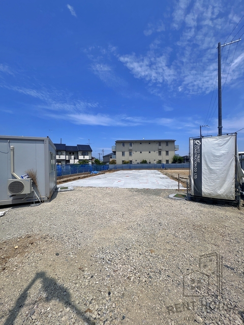 駐車場　外観（建設中）