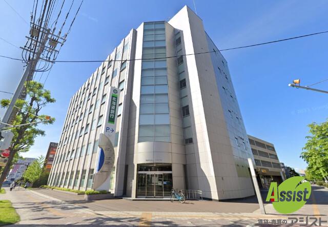 銀行　北海道銀行東札幌支店（銀行）まで823m