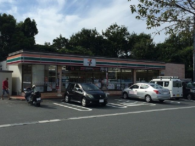 コンビニ　セブンイレブン 浜松都田店（コンビニ）まで650m