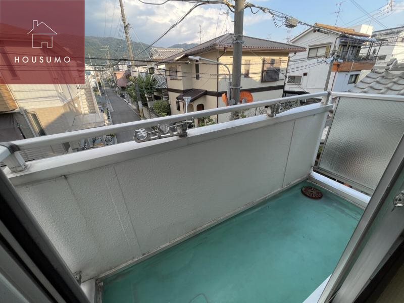 バルコニー　外からの目が気にならないバルコニーで洗濯物が干せます