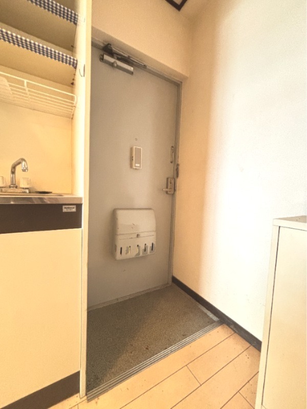 玄関　２０７号室　写真