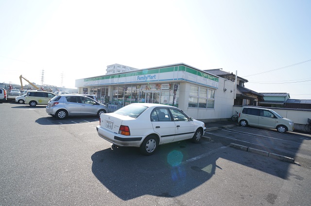 コンビニ　ファミリーマート 福岡松島六丁目店（コンビニ）まで120m