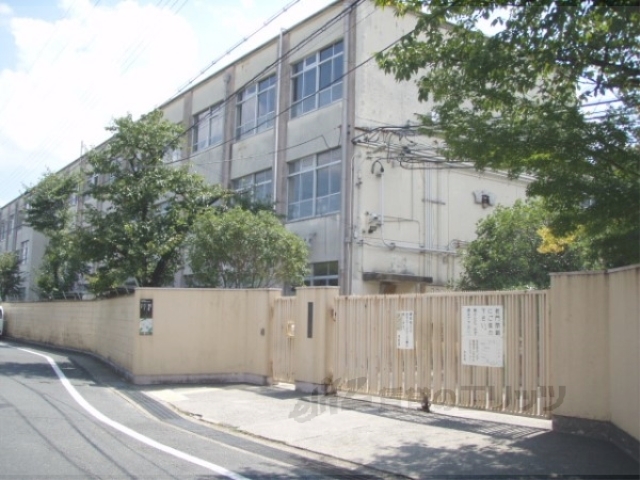 中学校　大淀中学校（中学校）まで3000m