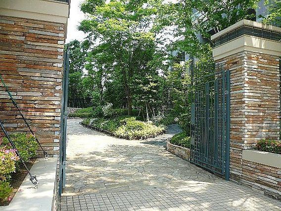 エントランス　建物の内部です