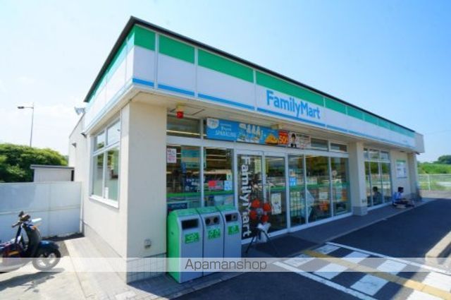 コンビニ　ファミリーマート　木津川台駅前店（コンビニ）まで618m