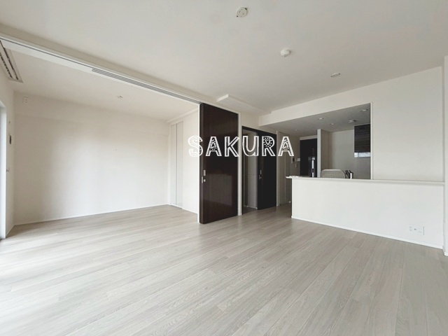 居室・リビング　開放感のあるゆったりとしたお部屋です♪