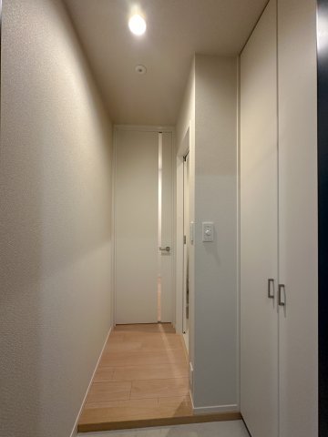 玄関　別タイプのお部屋の写真です
