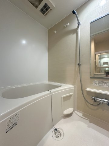 バス・シャワールーム　別タイプのお部屋の写真です