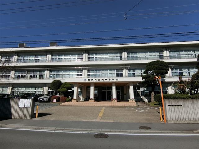 中学校　長泉中学校（中学校）まで608m
