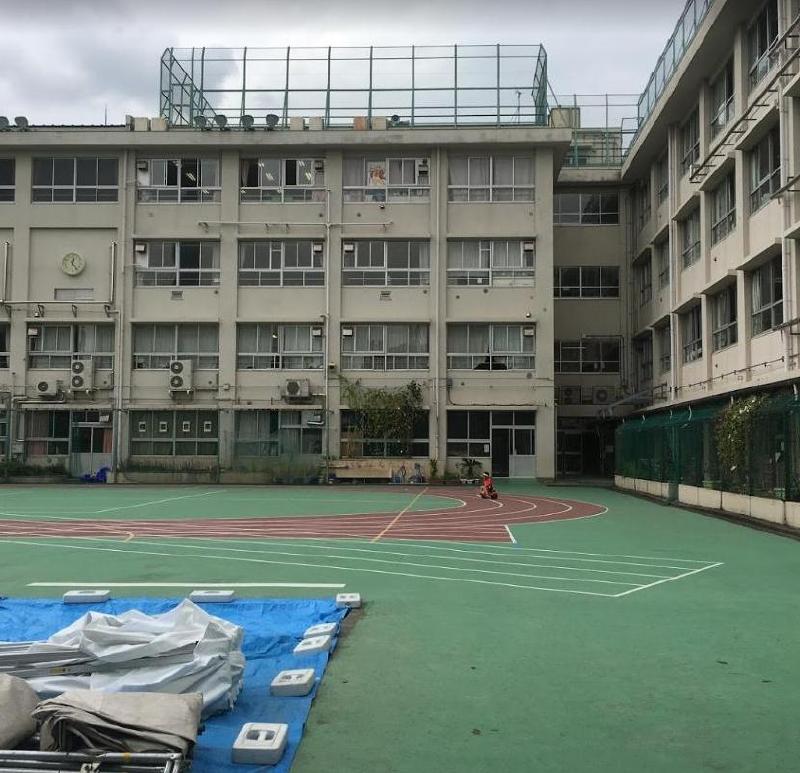 小学校　台東区立千束小学校（小学校）まで220m