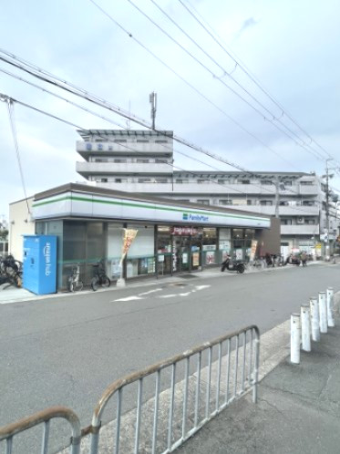 コンビニ　ファミリーマート 萱島駅前店（コンビニ）まで414m