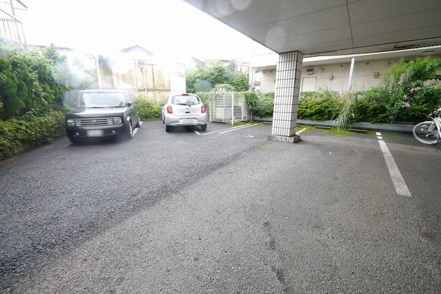 駐車場　敷地内駐車場