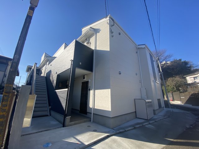 建物外観　京急本線「追浜」駅から平坦の道のりです。