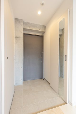 玄関　※写真は同タイプ住戸です。