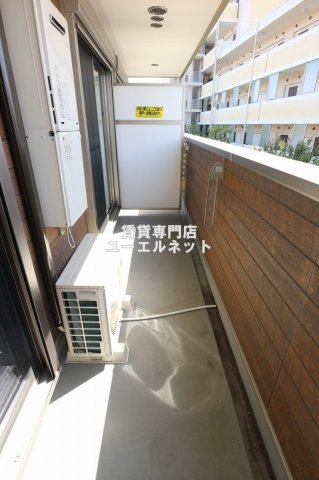 バルコニー　バルコニー付きで採光＆風通し良好！