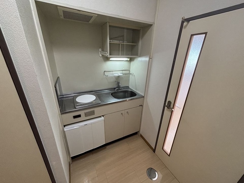 キッチン　１口ＩＨコンロ付き２畳のキッチンです