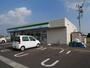 コンビニ　ファミリーマート（コンビニ）まで63m