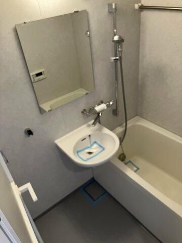 バス・シャワールーム　写真は同タイプ住居です。