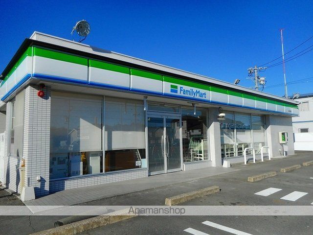 コンビニ　ファミリーマート掛川成滝店（コンビニ）まで30m