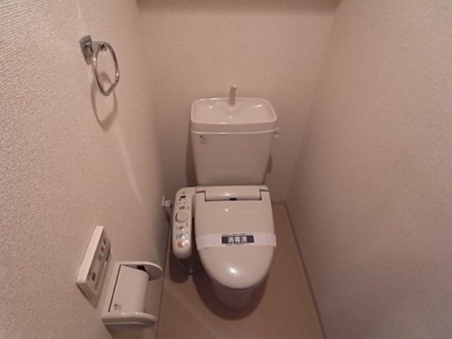 トイレ　※同タイプの別のお部屋です。