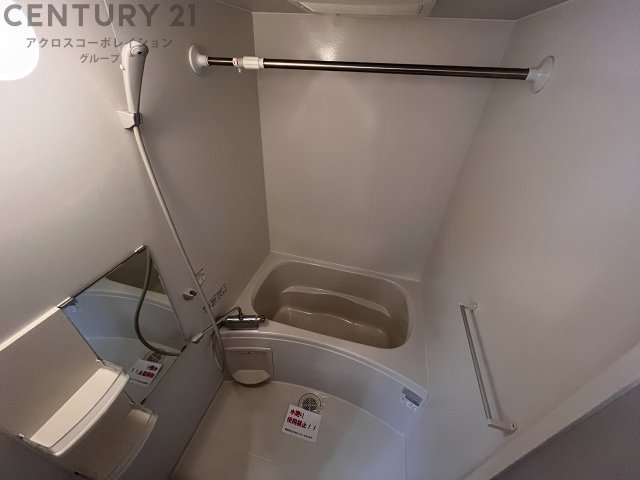 バス・シャワールーム　浴室乾燥機付きで便利です♪