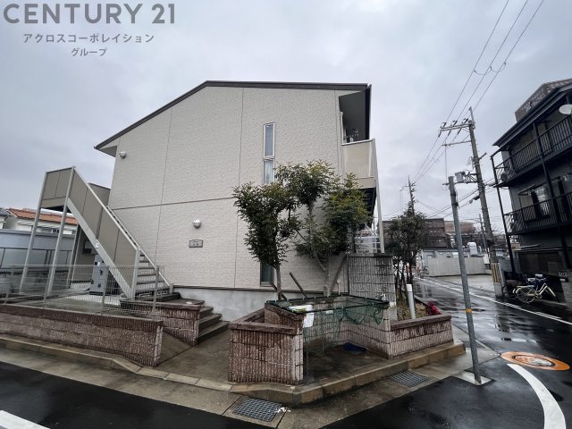 建物外観　宅配ボックス付きで不在時も便利♪