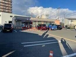 コンビニ　セブンイレブン茨木豊原町店（コンビニ）まで580m