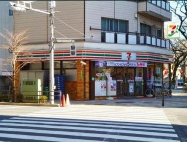 コンビニ　セブンイレブン西日暮里六丁目店（コンビニ）まで601m