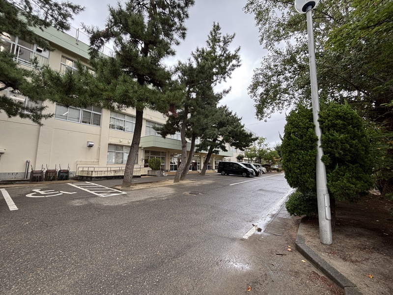 小学校　内野小学校（小学校）まで1800m