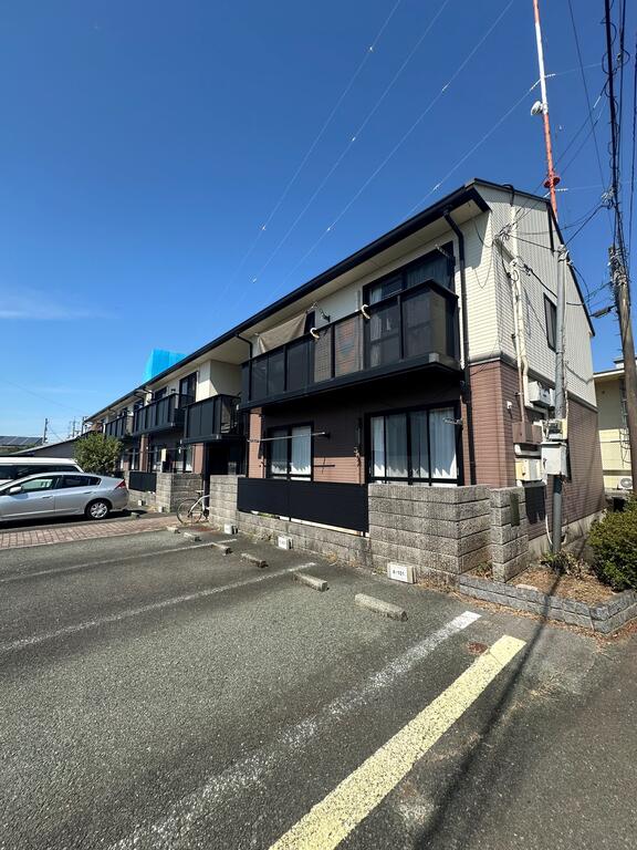 建物外観　高台！広い敷地！南向き♪