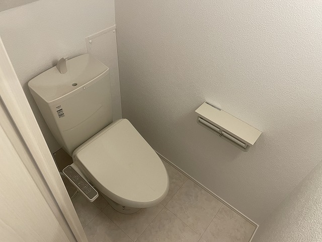 トイレ　WC　温水洗浄便座付