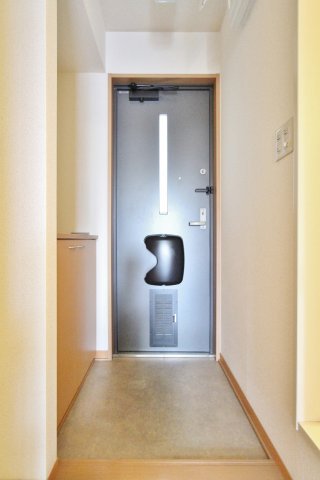 玄関　参考写真（同物件別部屋）