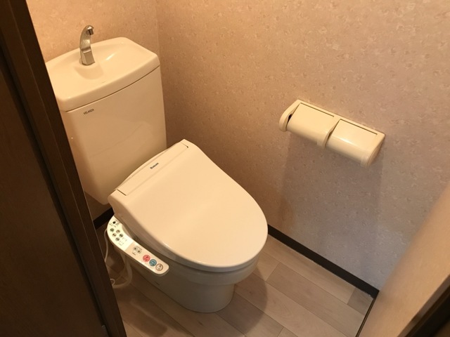 トイレ　シャワー付きトイレ