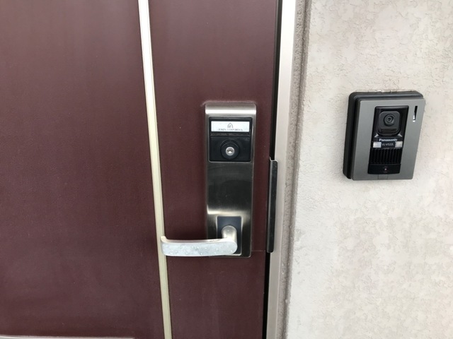 玄関　カードキー