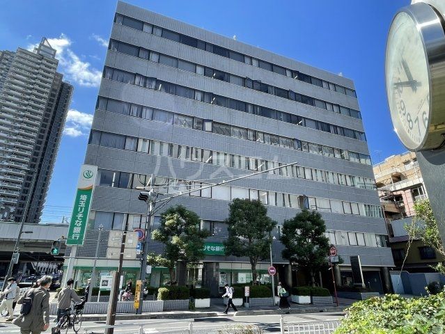 銀行　埼玉りそな銀行 浦和東口支店（銀行）まで204m