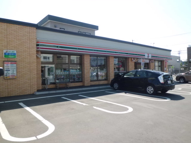 コンビニ　セブンイレブン札幌月寒東19丁目店（コンビニ）まで494m