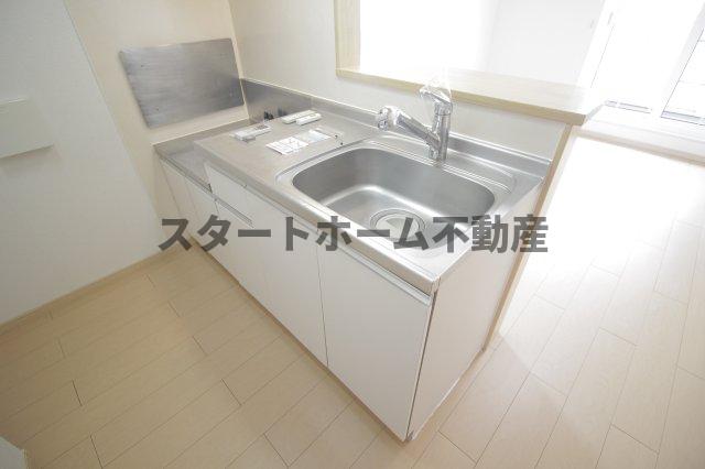 キッチン　コンパクトなキッチンで掃除もラクラク