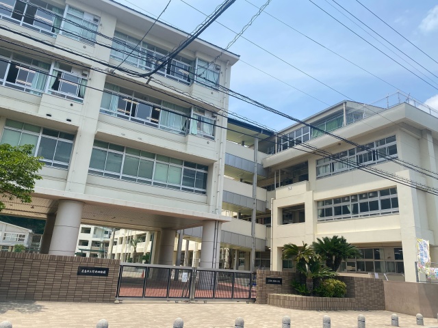 小学校　広島市立緑井小学校（小学校）まで700m