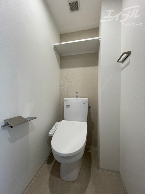 トイレ　洗浄付きトイレです。