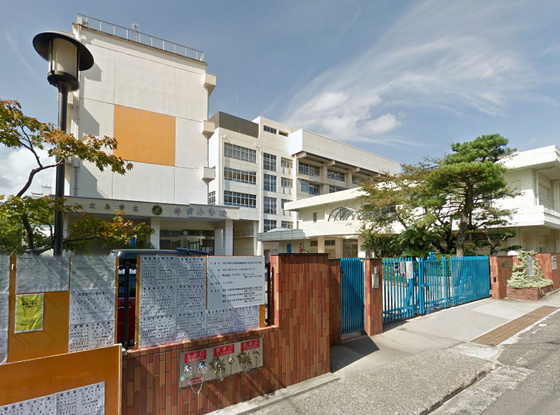 小学校　広島市立牛田小学校（小学校）まで528m